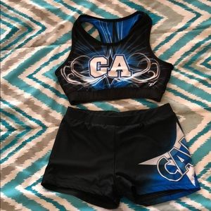 Reversible sports bra and shorts practice set